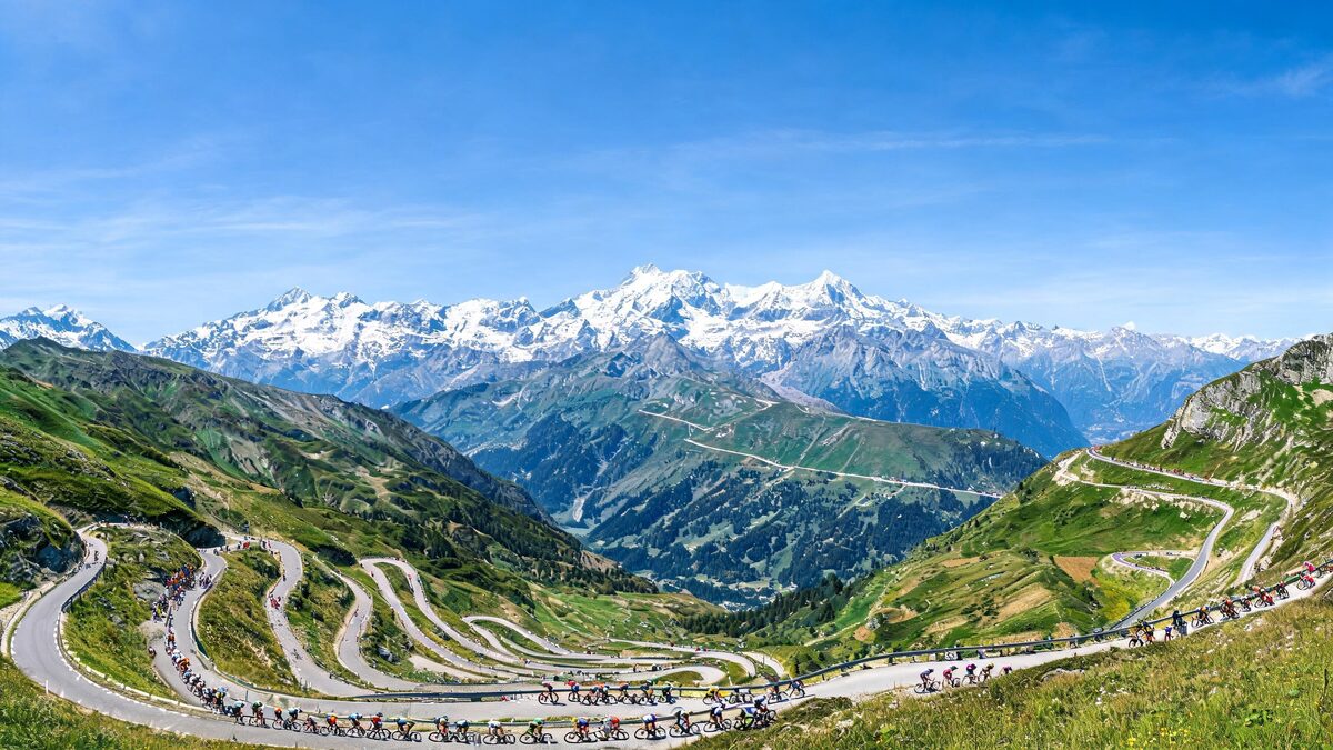 Quels sont les grands cols des Alpes à gravir à vélo ?
