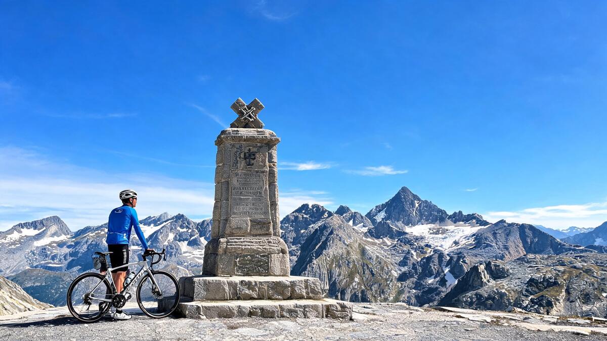Col de la Bonette : route militaire la plus haute de France, mythe et réalité | VelCols