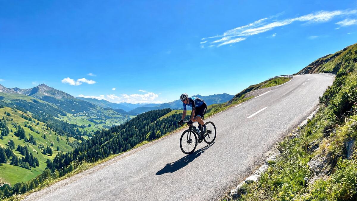 Braquet et développement pour grimper les cols : guide complet 2026 | VelCols