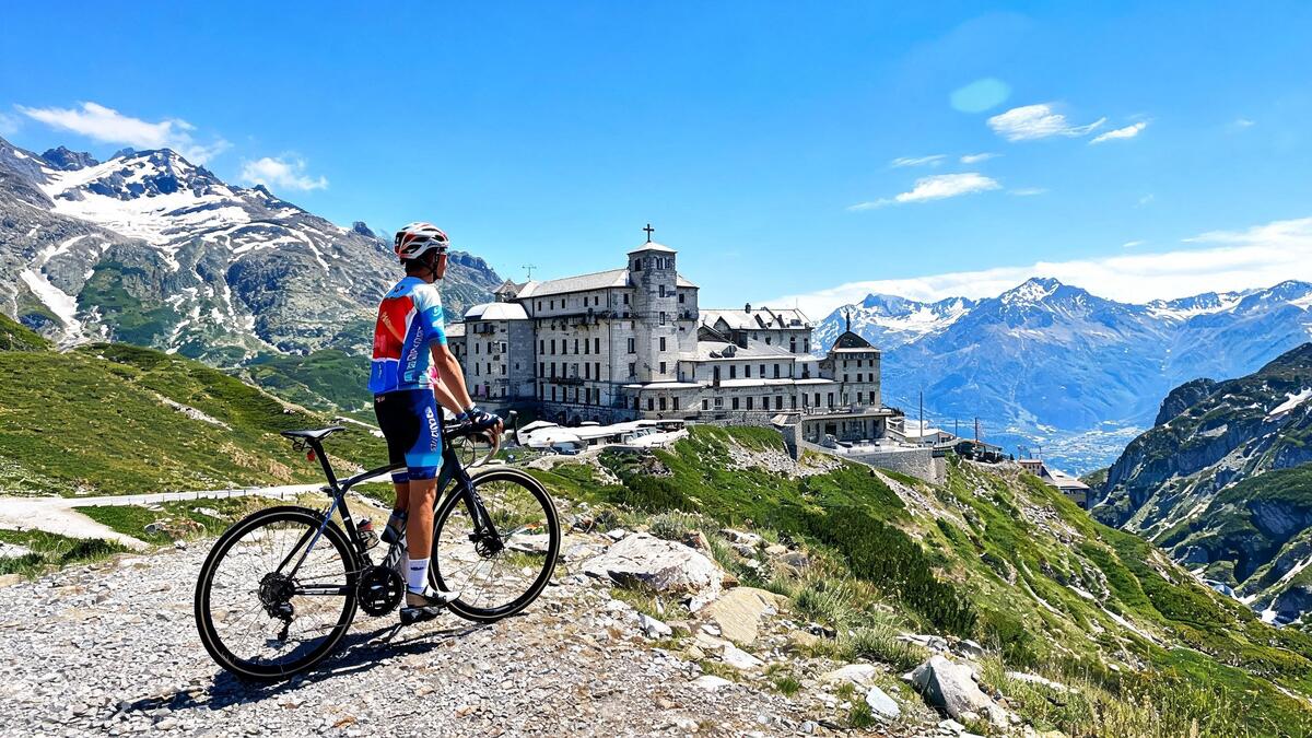 Col du Grand-Saint-Bernard : 2 000 ans de passages, d'Hannibal aux cyclistes d'aujourd'hui