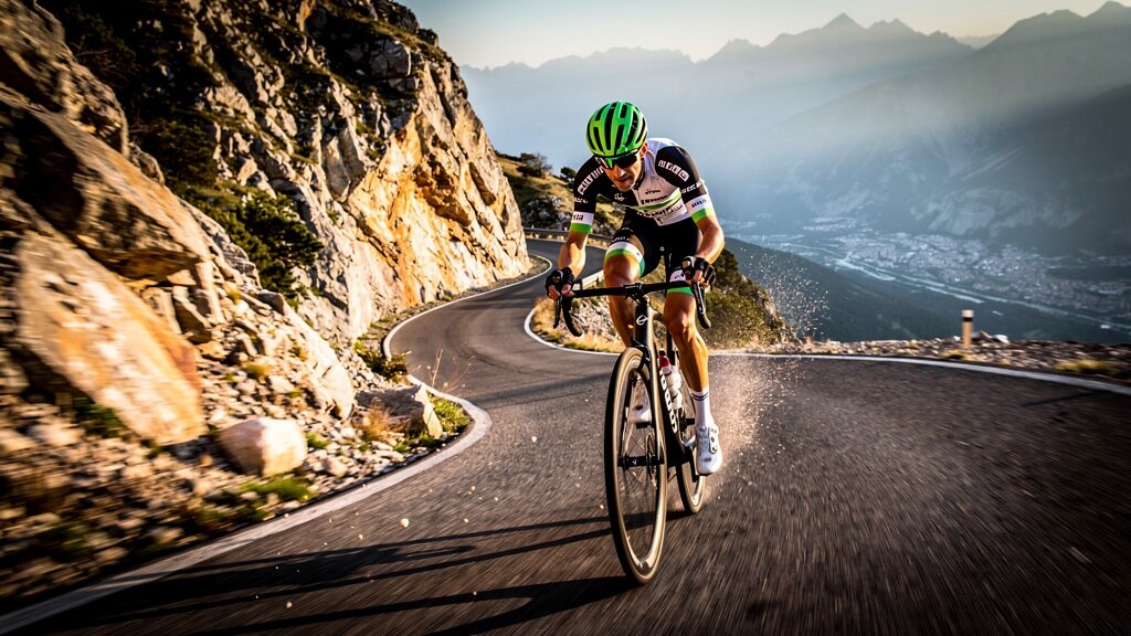 Descente de col à vélo : la technique complète