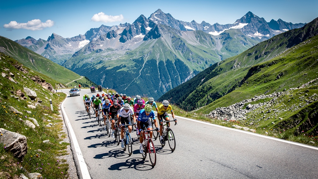 Pyrénées à vélo : le grand itinéraire des cols mythiques en 7 jours